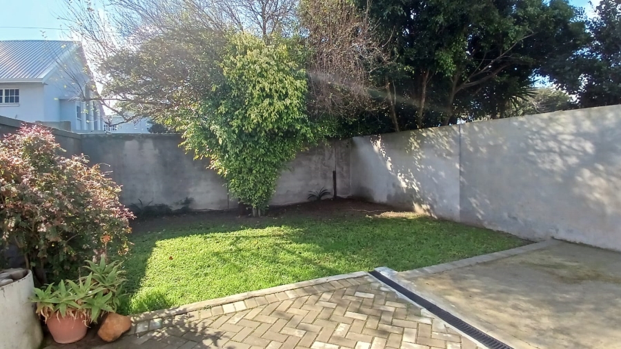To Let 1 Bedroom Property for Rent in Clamhall Western Cape